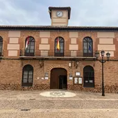 Fachada del Ayuntamiento de Moral de Calatrava Fachada del Ayuntamiento de Moral de Calatrava