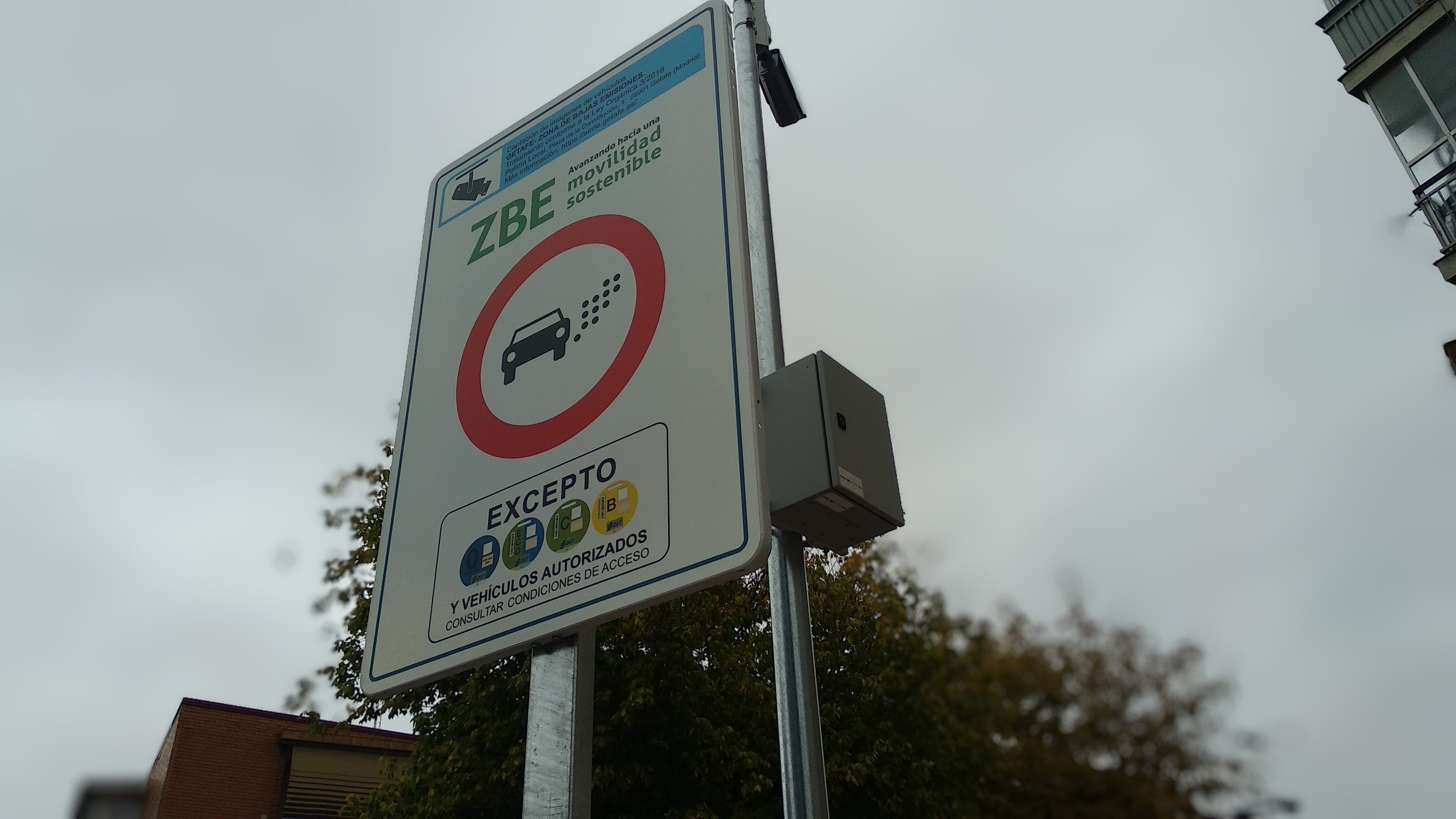 Granada inicia la fase informativa de la Zona de Bajas Emisiones: los vehículos sin etiqueta ambiental recibirán advertencias Granada inicia la fase informativa de la Zona de Bajas Emisiones: los vehículos sin etiqueta ambiental recibirán advertencias
