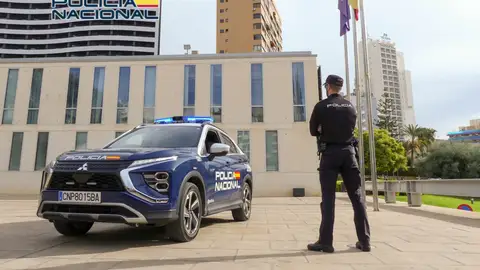 La Policía Nacional desarticula en Benidorm a un grupo criminal dedicado a las estafas mediante el alquiler de viviendas La Policía Nacional desarticula en Benidorm a un grupo criminal dedicado a las estafas mediante el alquiler de viviendas