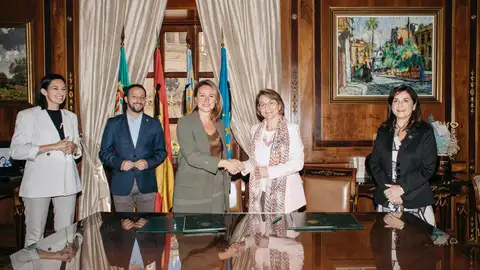 La UJI y el Ayuntamiento acuerdan la utilización del Menador hasta el final de 2027 La UJI y el Ayuntamiento acuerdan la utilización del Menador hasta el final de 2027