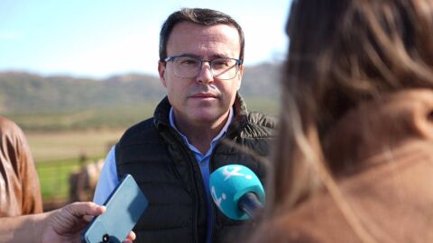 Gallardo critica que "no hay noticia" sobre las cuentas y lamenta que las inversiones han ca&iacute;do un 26% este a&ntilde;o