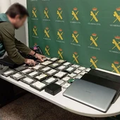La Guardia Civil detiene al autor de múltiples robos en centros educativos de la provincia entre los que figuran Benidorm y La Nucía La Guardia Civil detiene al autor de múltiples robos en centros educativos de la provincia entre los que figuran Benidorm y La Nucía