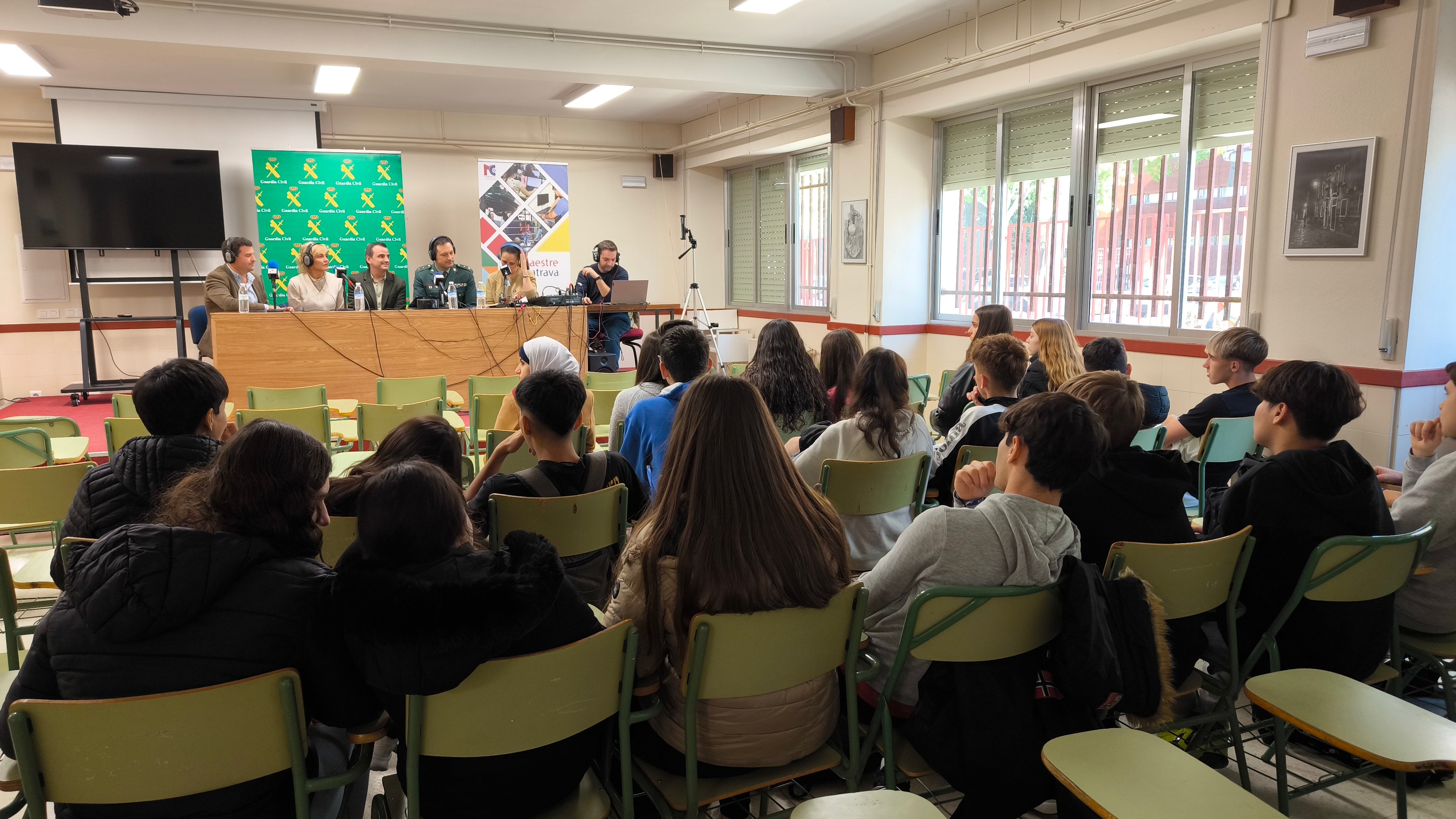 36 alumnos del IES Maestre de Calatrava participan en la Ciberliga de la Guardia Civil 36 alumnos del IES Maestre de Calatrava participan en la Ciberliga de la Guardia Civil