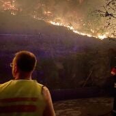 Imagen del incendio forestal declarado en el municipio de El Paso, La Palma en la noche del 11 de noviembre de 2024