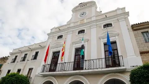 La fachada principal del Ayuntamiento de Mérida La fachada principal del Ayuntamiento de Mérida