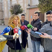 Yolanda Torres atiende a los medios de comunicación Yolanda Torres atiende a los medios de comunicación