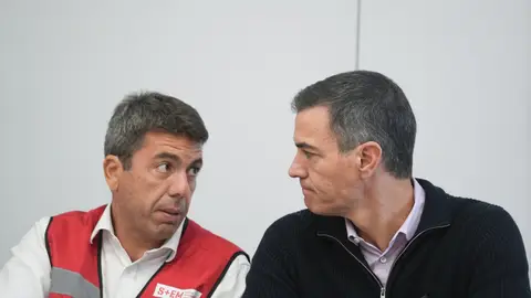 Carlos Mazón y Pedro Sánchez, durante una reunión en el CECOPI de la Comunitat Valenciana. Carlos Mazón y Pedro Sánchez, durante una reunión en el CECOPI de la Comunitat Valenciana.