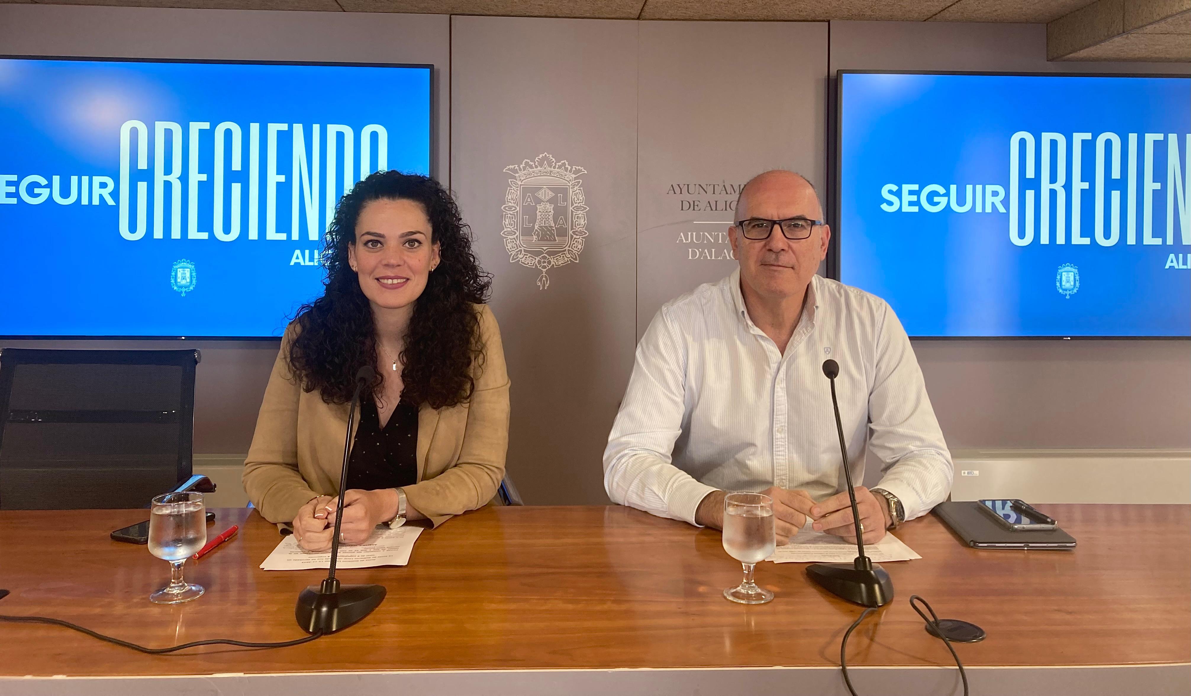 El ayuntamiento de Alicante acelera la reparación de la fachada del edificio consistorial El ayuntamiento de Alicante acelera la reparación de la fachada del edificio consistorial