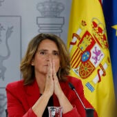 La vicepresidenta tercera y ministra para la Transición Ecológica y el Reto Demográfico, Teresa Ribera, en una rueda de prensa tras un Consejo de Ministros en septiembre./ EFE/ Javier Lizón