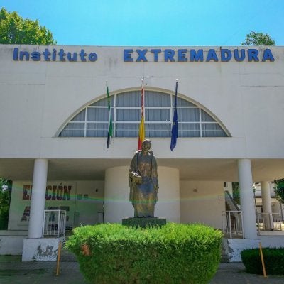 El Programa de Prevención con Familias y Menores en Riesgo Social imparte actividades en el IES Extremadura de Mérida El Programa de Prevención con Familias y Menores en Riesgo Social imparte actividades en el IES Extremadura de Mérida