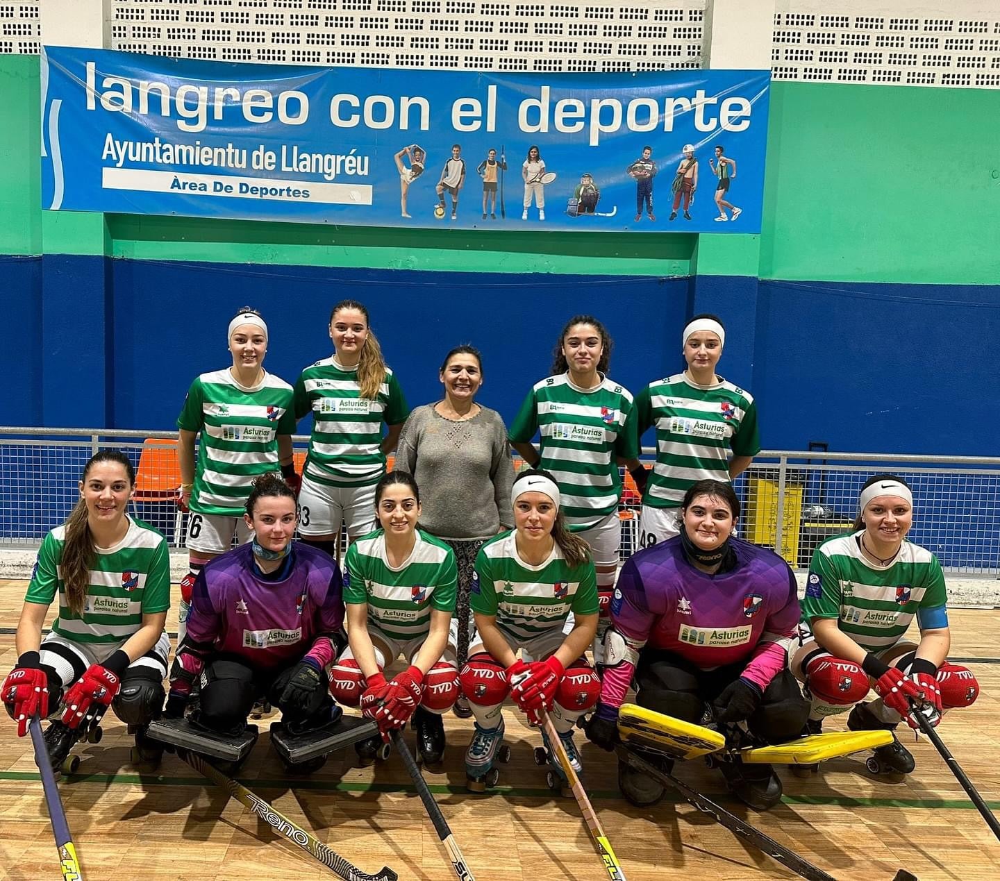 Patinalón y Mieres mandan en OK Plata Femenina Patinalón y Mieres mandan en OK Plata Femenina