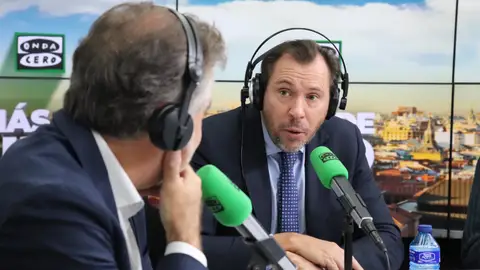 El ministro Óscar Puente,con Carlos Alsina en 'Más de uno' El ministro Óscar Puente,con Carlos Alsina en 'Más de uno'