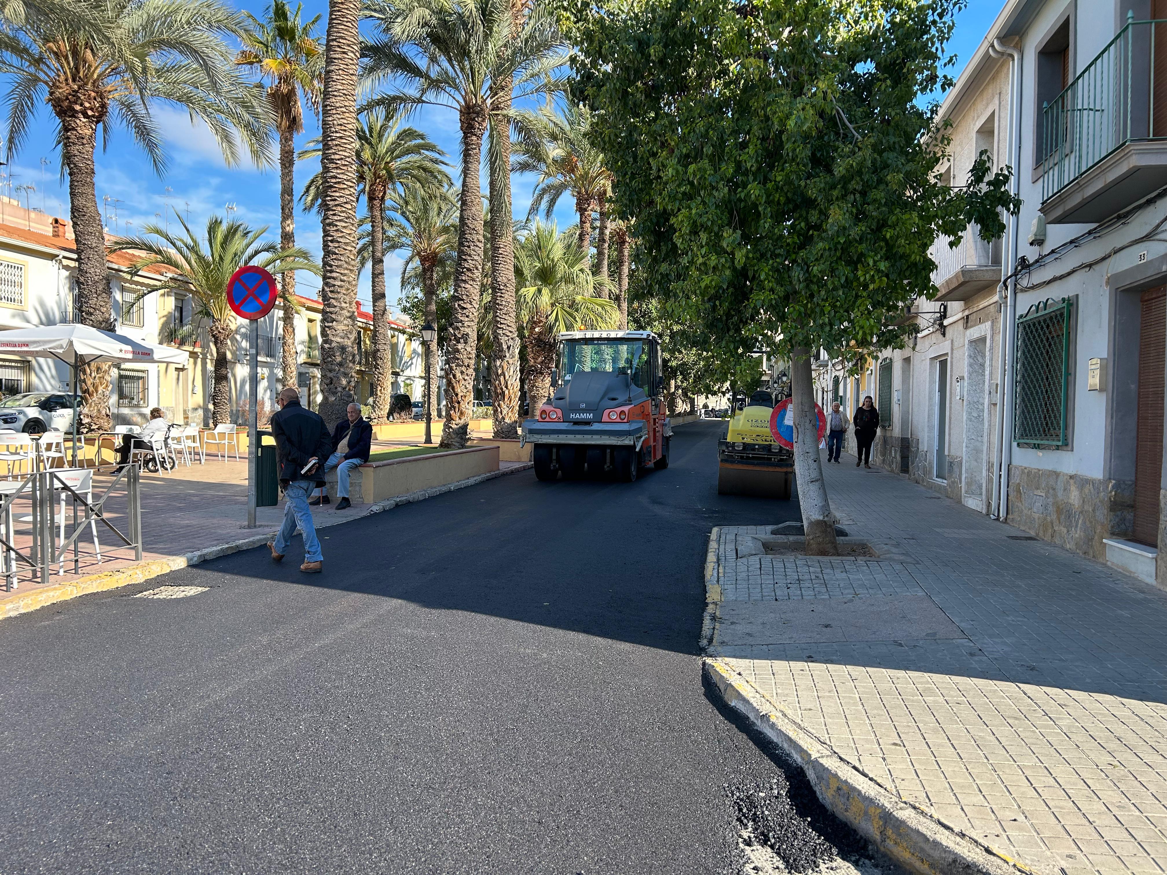 El barrio de Carrús de Elche concentra los trabajos de asfaltado de aquí a finales de año El barrio de Carrús de Elche concentra los trabajos de asfaltado de aquí a finales de año