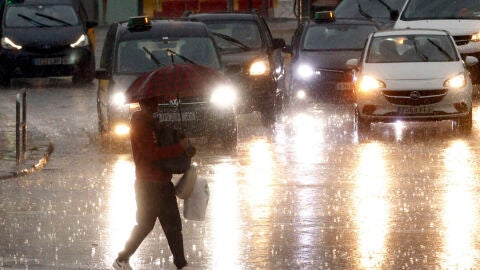 Una dana dejar&aacute; este martes chubascos fuertes en norte y este peninsular y en Baleares/EFE/Quique Garc&iacute;a