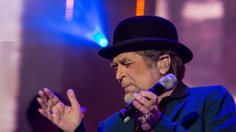 El cantante Joaqu&iacute;n Sabina durante un concierto