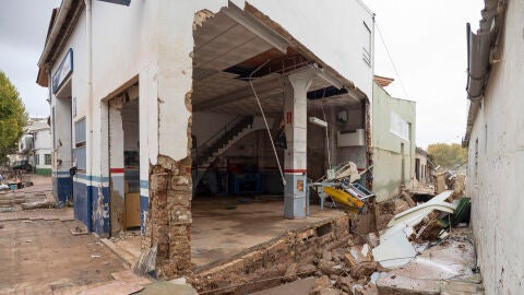 Taller destrozado en el municipio de Utiel (Valencia) a causa de la DANA 