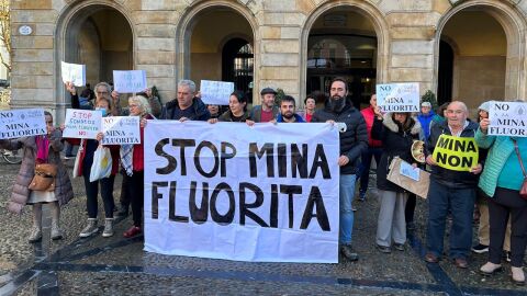 Protesta contra la mina de fluorita en La Viesca