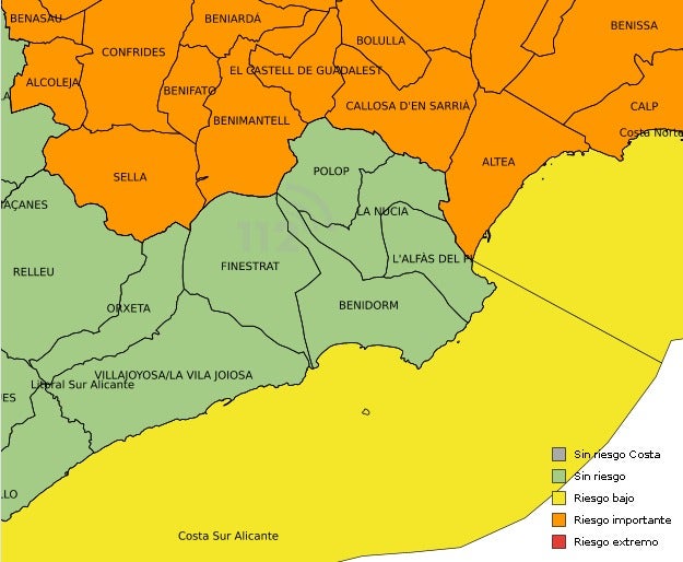 Suspendidas clases y actividades deportivas en parte de la Marina Baixa por decretarse la Alerta Naranja por fuertes lluvias Suspendidas clases y actividades deportivas en parte de la Marina Baixa por decretarse la Alerta Naranja por fuertes lluvias