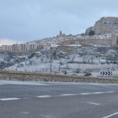 Llega la primera nieve a Morella y Vistabella