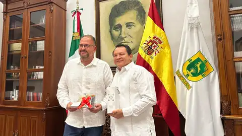 El alcalde mantiene un encuentro de trabajo con el Gobernador del Estado de Yucatán, México, y empresarios mexicanos y extremeños que quieren invertir en ambos países El alcalde mantiene un encuentro de trabajo con el Gobernador del Estado de Yucatán, México, y empresarios mexicanos y extremeños que quieren invertir en ambos países