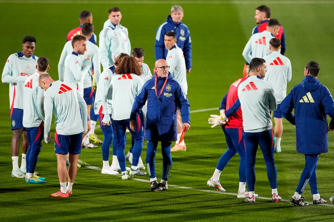 España entrena con las bajas de Morata y Pau Torres España entrena con las bajas de Morata y Pau Torres