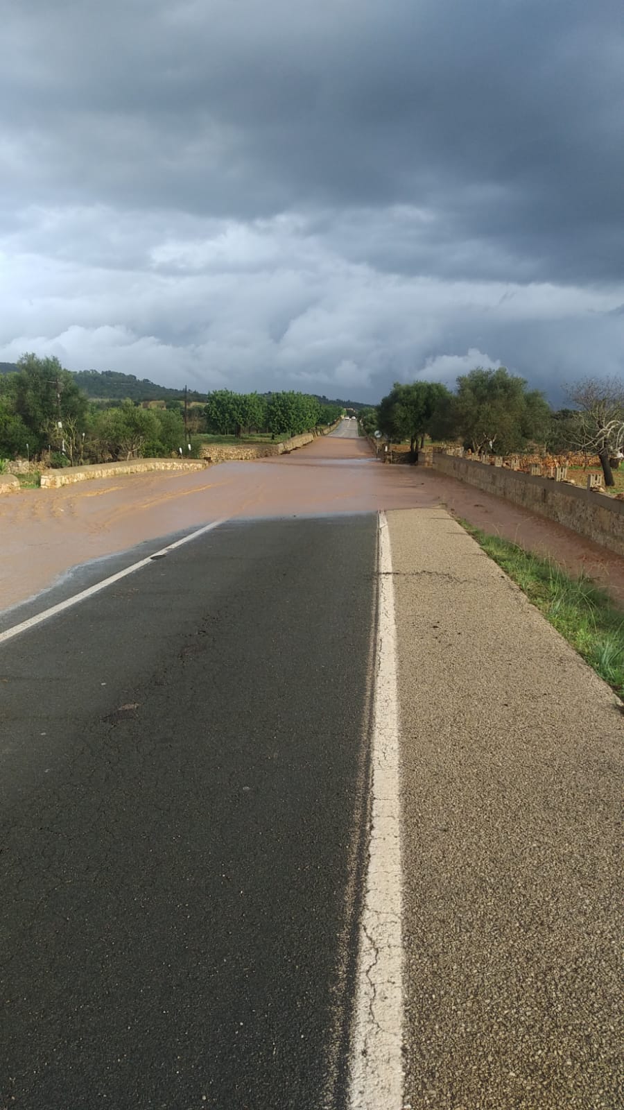 Mallorca en alerta por tormentas: se desborda el torrente de Porto Cristo Mallorca en alerta por tormentas: se desborda el torrente de Porto Cristo