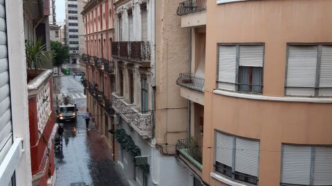 Alzira bajo la lluvia