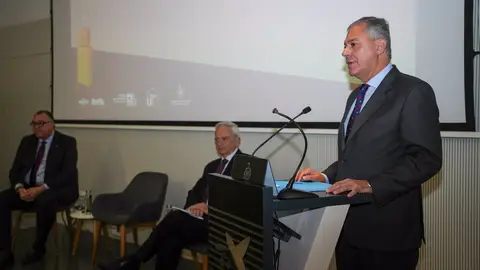 Sanz señala el turismo como "primera industria de la ciudad" en una jornada de Asociación de Hoteles Sanz señala el turismo como "primera industria de la ciudad" en una jornada de Asociación de Hoteles