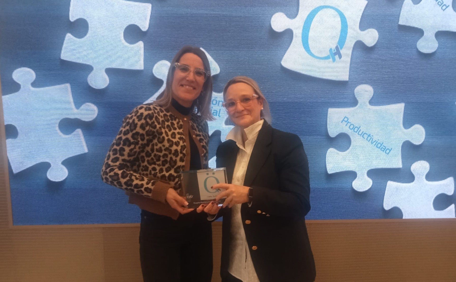 Hospital Quirónsalud Torrevieja galardonado con el premio QH (Quality Healthcare) como reconocimiento a sus altos estándares de calidad y seguridad Hospital Quirónsalud Torrevieja galardonado con el premio QH (Quality Healthcare) como reconocimiento a sus altos estándares de calidad y seguridad