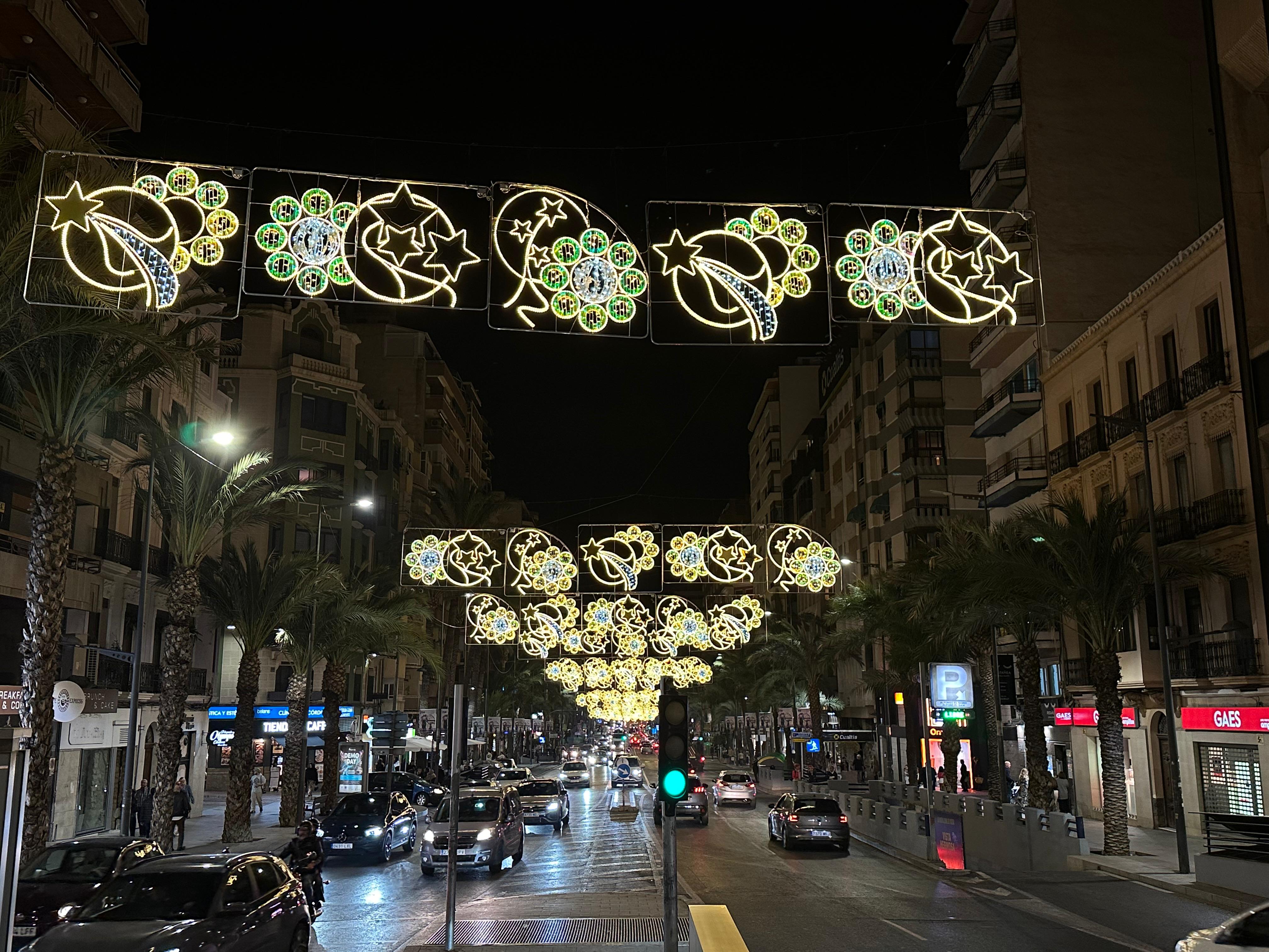 Alicante retrasa una semana el encendido del alumbrado navideño Alicante retrasa una semana el encendido del alumbrado navideño