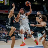 Llull alcanza los 1.100 partidos con el Real Madrid en el triunfo sobre la Virtus Llull alcanza los 1.100 partidos con el Real Madrid en el triunfo sobre la Virtus
