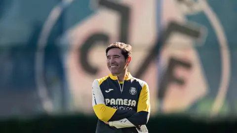 Marcelino durante un entrenamiento con el Villarreal Marcelino durante un entrenamiento con el Villarreal