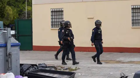 Nueva operación policial contra el narcotráfico en la barriada de la Bachillera Nueva operación policial contra el narcotráfico en la barriada de la Bachillera