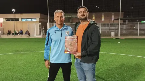 Alumnado del Virgen de La Puerta crea un álbum de cromos del Féminas Ciudad de Orihuela a través de Vega Baja Acoge Alumnado del Virgen de La Puerta crea un álbum de cromos del Féminas Ciudad de Orihuela a través de Vega Baja Acoge