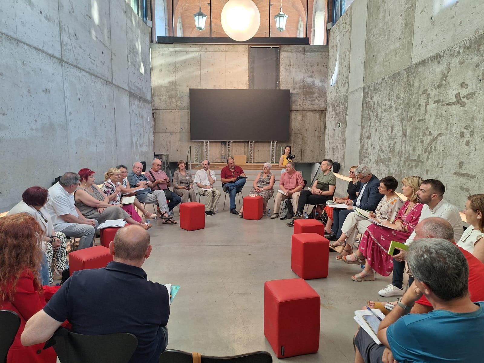 Las asociaciones vecinales aragonesas proponen convertir la vivienda en derecho fundamental Las asociaciones vecinales aragonesas proponen convertir la vivienda en derecho fundamental