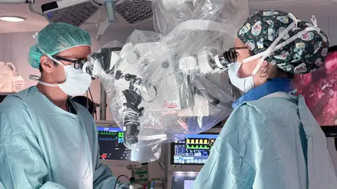 Grupo Policlínica incorpora el microscopio más avanzado del mercado en su unidad de neurocirugía. Grupo Policlínica incorpora el microscopio más avanzado del mercado en su unidad de neurocirugía.
