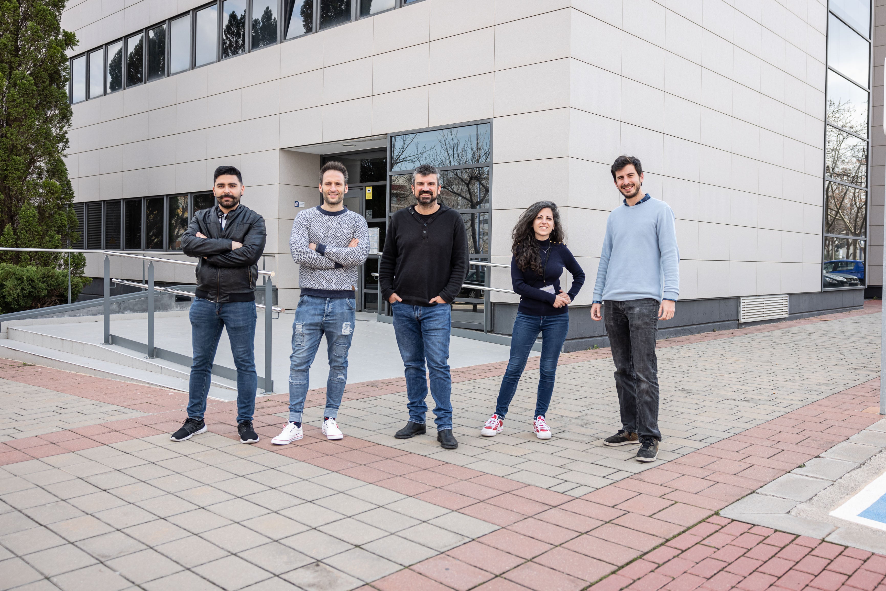 Un projecte europeu amb participació del INAM-UJI proposa crear cèl·lules solars de perovskita d'alt rendiment i, alhora, reduir el seu impacte ambiental i econòmic Un projecte europeu amb participació del INAM-UJI proposa crear cèl·lules solars de perovskita d'alt rendiment i, alhora, reduir el seu impacte ambiental i econòmic