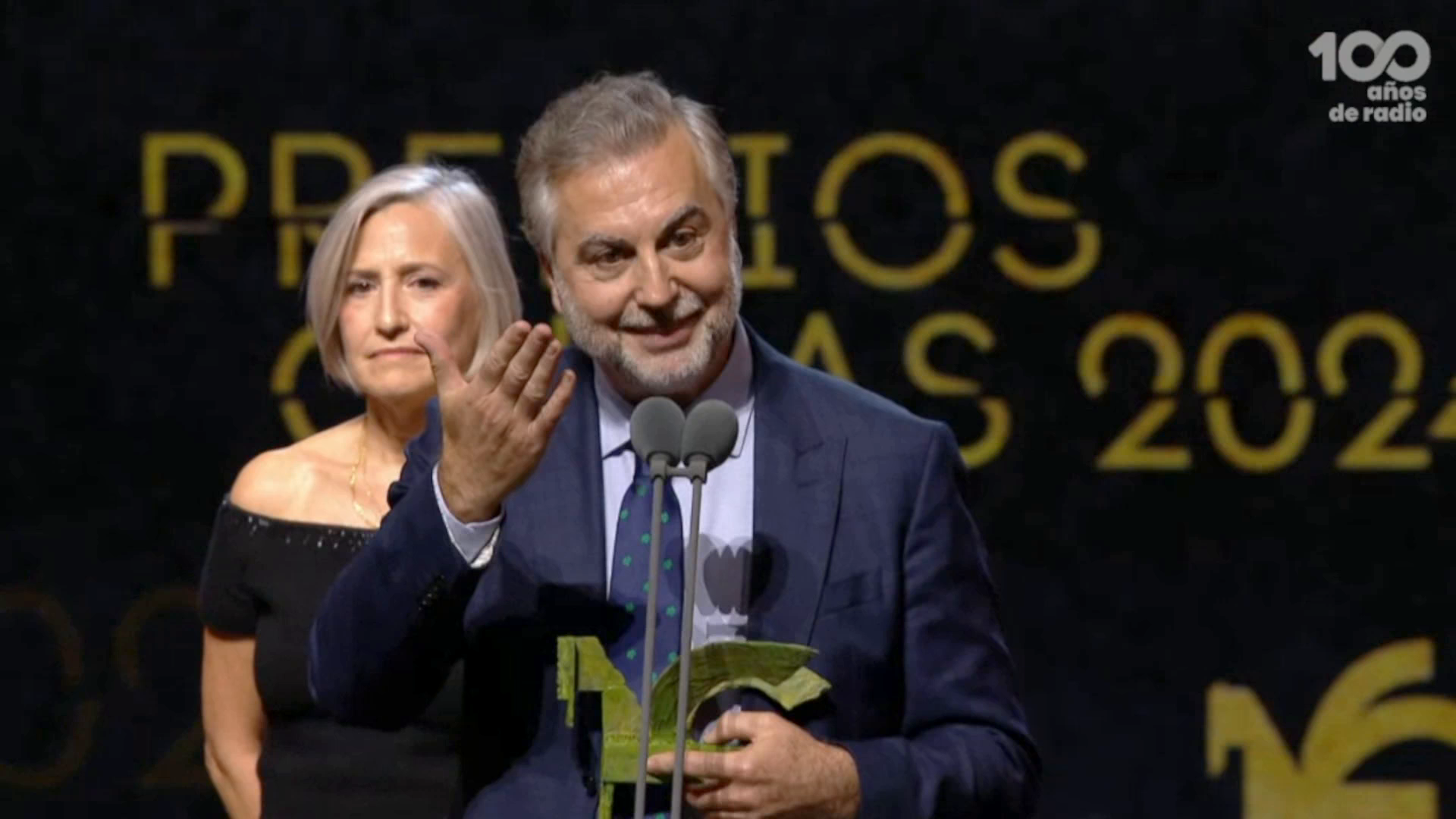 Carlos Alsina recibe el Premio Ondas por la ficción sonora 'El asesinato de Kennedy... 60 años después' Carlos Alsina recibe el Premio Ondas por la ficción sonora 'El asesinato de Kennedy... 60 años después'