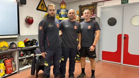 Bomberos de Ceuta tras su vuelta de Valencia