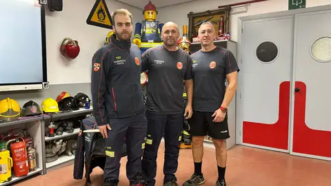 Bomberos de Ceuta tras su vuelta de Valencia Bomberos de Ceuta tras su vuelta de Valencia