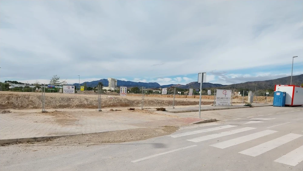 Parcela donde se construirá la nueva fábrica de chocolates de Villajoyosa Parcela donde se construirá la nueva fábrica de chocolates de Villajoyosa