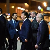 El presidente de China, Xi Jinping a su llegada a Gran Canaria escoltado por su comitiva El presidente de China, Xi Jinping a su llegada a Gran Canaria escoltado por su comitiva