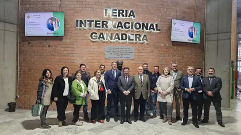 La Junta destaca su compromiso con la mejora del recinto ferial de Zafra y el apoyo a su zona comercial La Junta destaca su compromiso con la mejora del recinto ferial de Zafra y el apoyo a su zona comercial