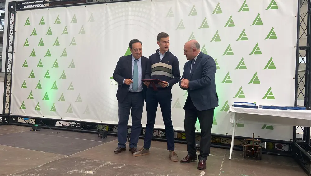 Ismael Ortiz, premio Mejor Joven Agricultor Ismael Ortiz, premio Mejor Joven Agricultor