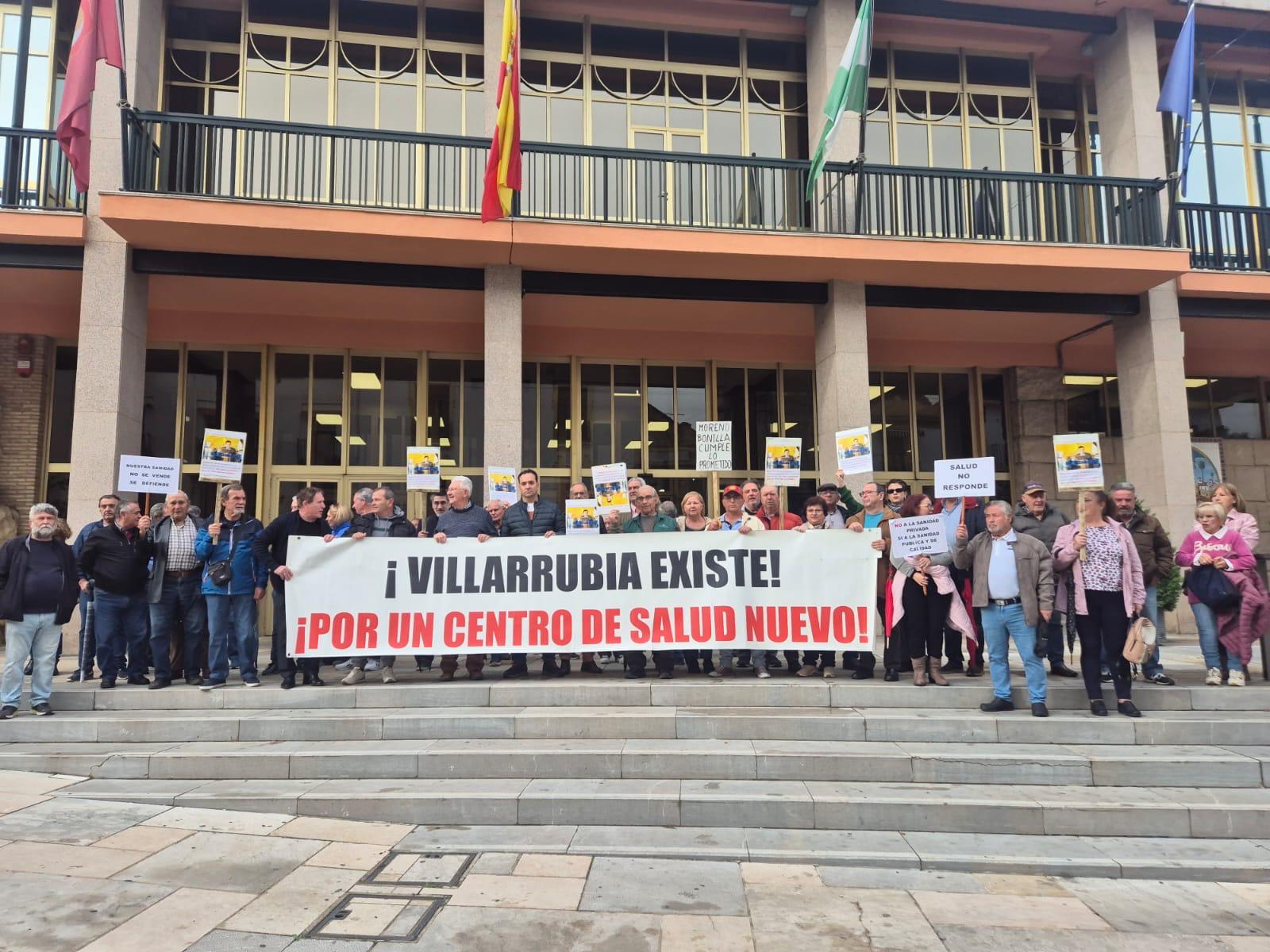 Los vecinos de Villarrubia reclaman su centro de salud Los vecinos de Villarrubia reclaman su centro de salud