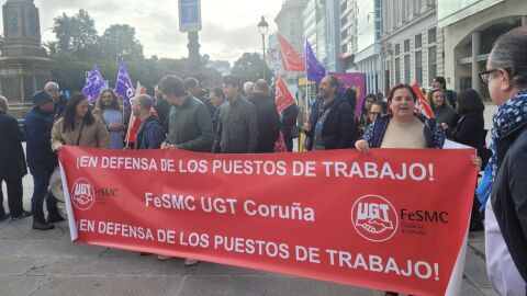 Trabajadores de R protestando contra el ERE