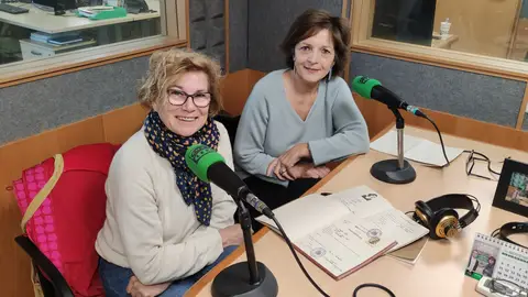 Ana Santos e Pilar Freitas Cuando nacía la radio en 1924, el IES Valle Inclán era el único instituto de enseñanza secundaria en Pontevedra