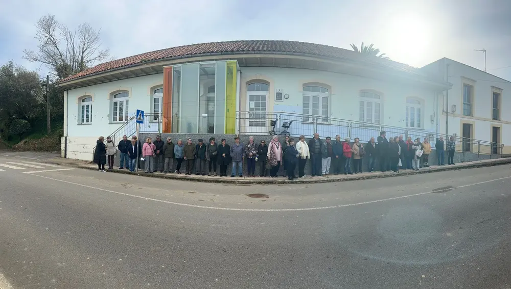 Nueva concentración en San Martín de Luiña para demandar estabilidad medica. Nueva concentración en San Martín de Luiña para demandar estabilidad medica.