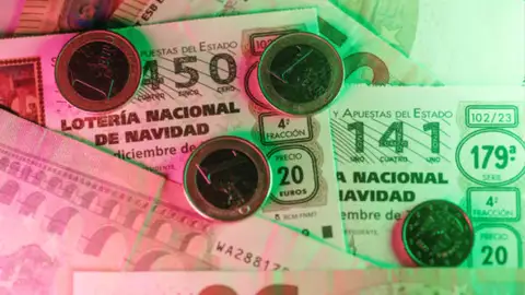 La multa que puedes recibir si revendes un décimo de la Lotería de Navidad La multa que puedes recibir si revendes un décimo de la Lotería de Navidad