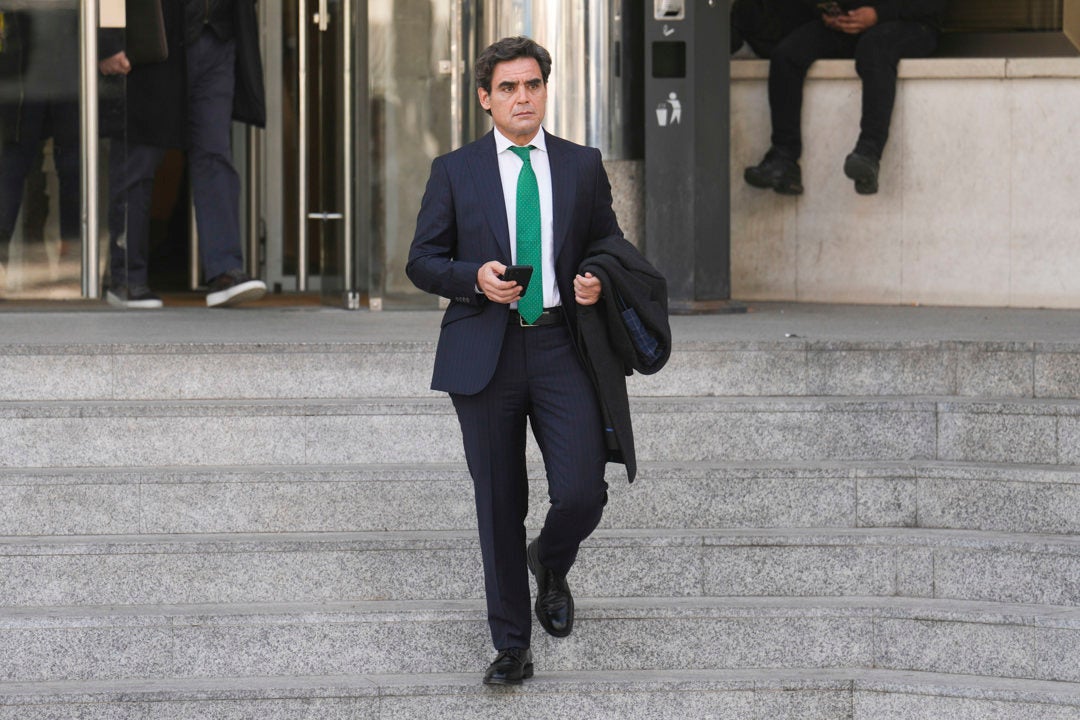 El juez del caso de Begoña Gómez imputa al exconsejero madrileño Juan José Güemes El juez del caso de Begoña Gómez imputa al exconsejero madrileño Juan José Güemes